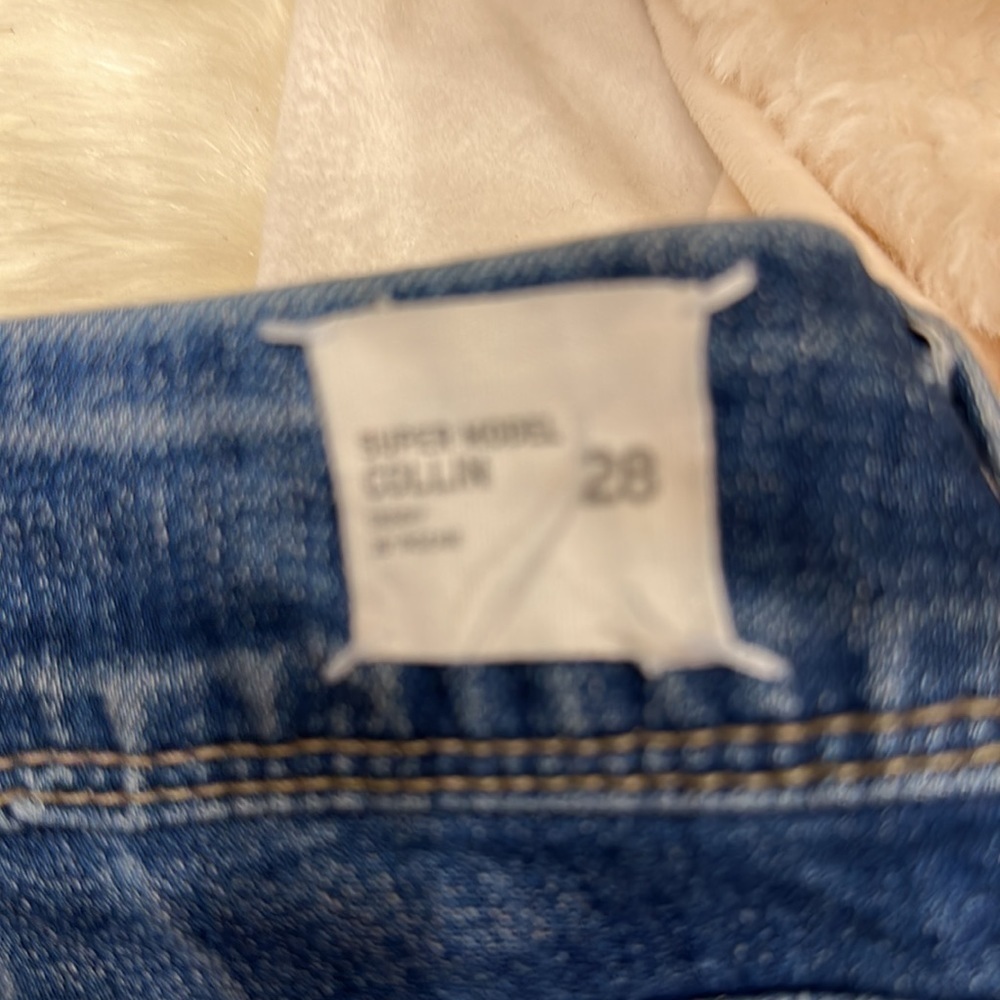 Hudson super model Colin skinny Jean size 28 one button missing and paint stains - Picture 11 of 14